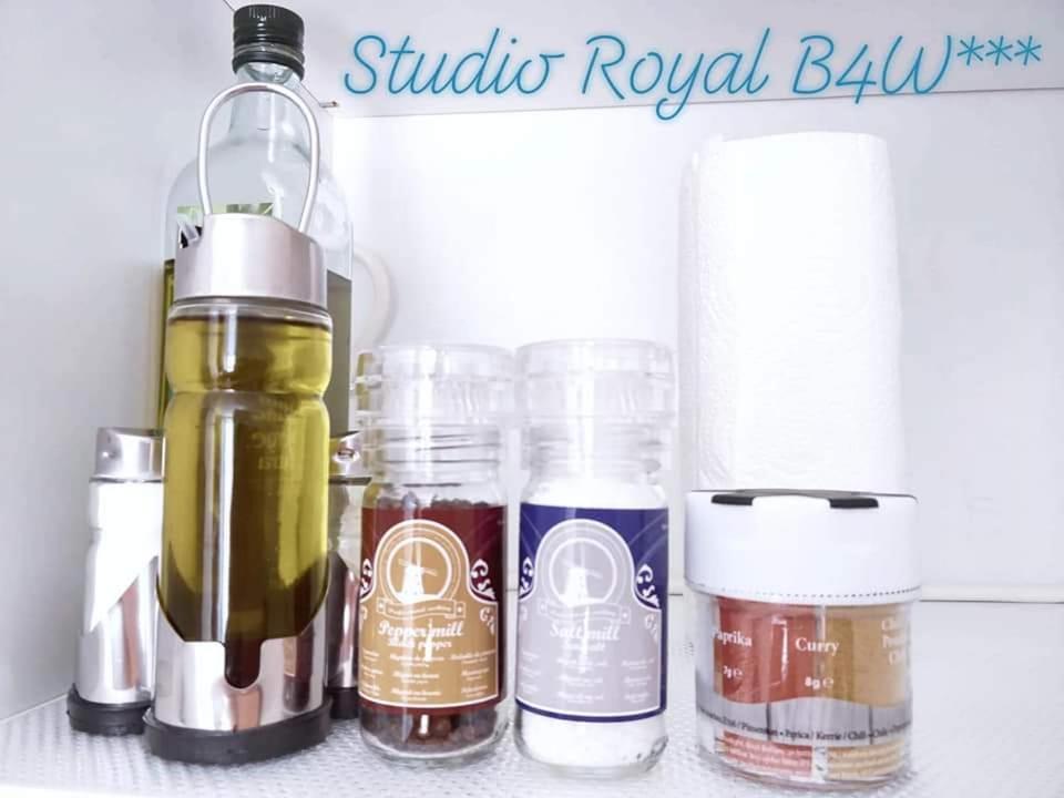 Studio Royal by Beds4Wanderlust - Place du marché avec parking privé Fontainebleau Chambre photo