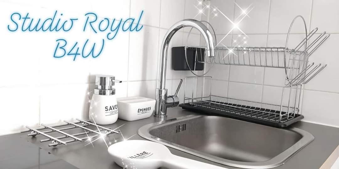 Studio Royal by Beds4Wanderlust - Place du marché avec parking privé Fontainebleau Chambre photo