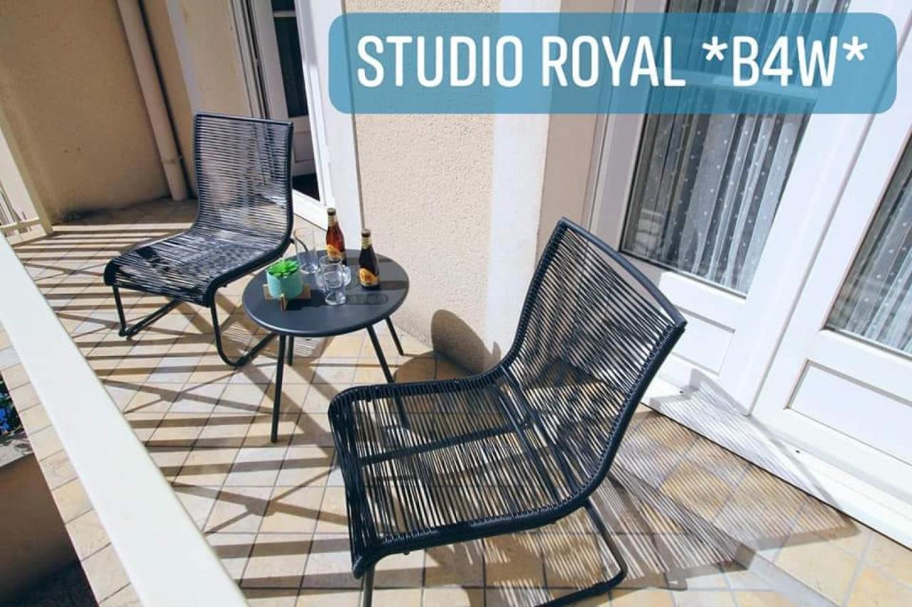 Studio Royal by Beds4Wanderlust - Place du marché avec parking privé Fontainebleau Extérieur photo